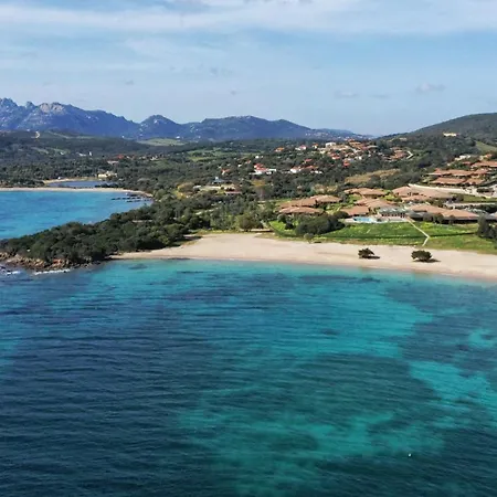 Borgo Dell'orso - A Schiera Ai Piedi Della Roccia Dell'orso * Palau